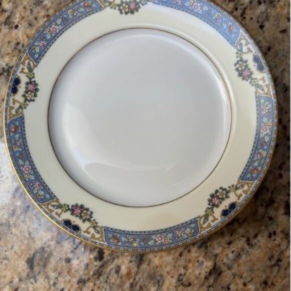 Thomas Queen Louise Luncheon Plate 8 3/8 in Bavaria - Picture 5 of 5